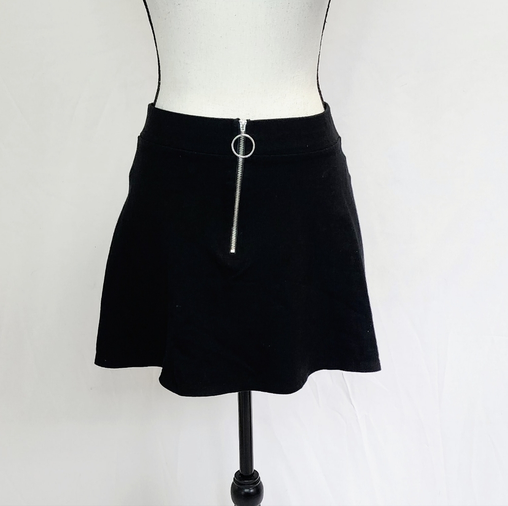 Forever 21 Black Stretchy Mini Skirt